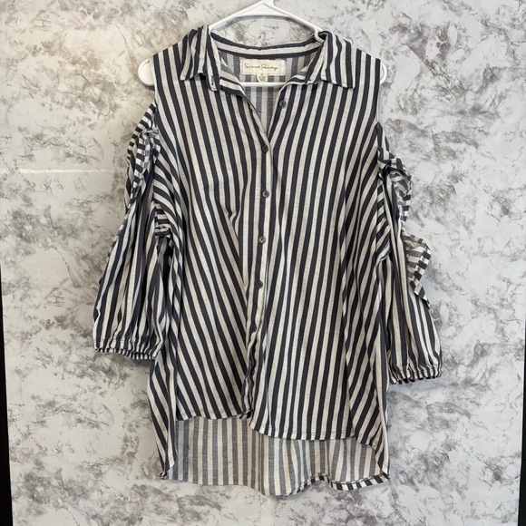 French Laundry Women Plus Size Shirt Size 2X Gray White Striped Ruffles - Picture 1 of 5